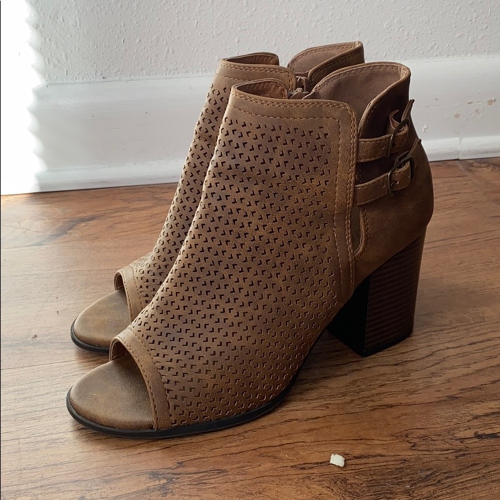 SODA heel booties